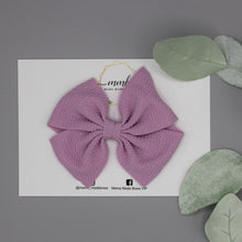 Load image into Gallery viewer, Lilac Pinwheel Bow
