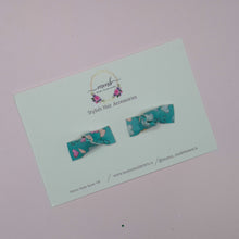 Load image into Gallery viewer, Teal Hearts Mini Knotts
