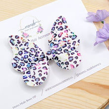 Load image into Gallery viewer, Spotted Butterfly Bow
