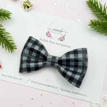 Load image into Gallery viewer, Green Plaid Bowtie
