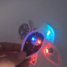 Load and play video in Gallery viewer, White Christmas Light Shaker Clip (light up)
