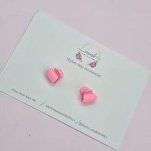 Load image into Gallery viewer, Mini claw heart clips (pink or red)
