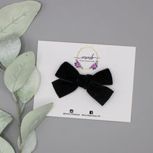 Load image into Gallery viewer, Handtied Velvet Bow

